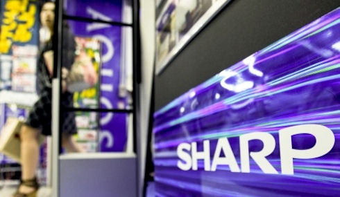 Sharp терпит убытки и сокращает штаты