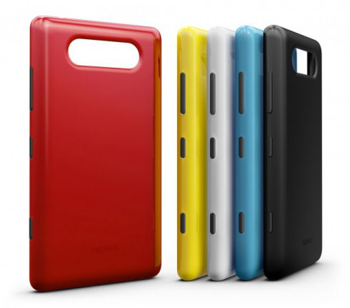 Nokia Lumia 820 – младший брат с большими амбициями