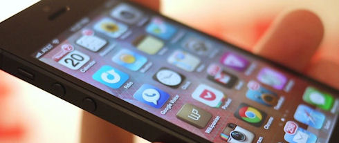 Apple сократит закупки дисплеев для iPhone 5
