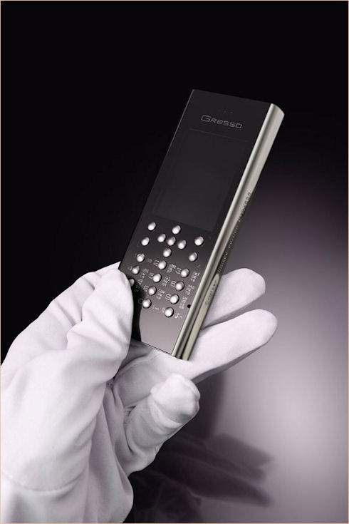 Gresso создала титановый телефон Cruiser Titanium