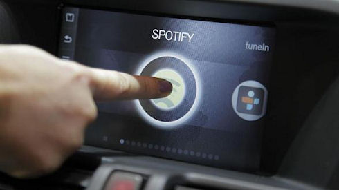 Volvo внедрит в свои автомобили систему Sensus Connected Touch
