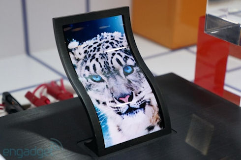 LG показала гибкие дисплеи