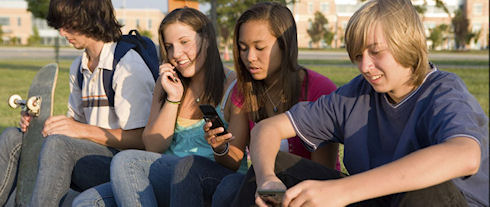 Молодежь мигрирует из Facebook в Twitter