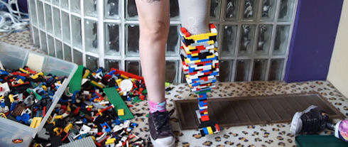 Ножной протез из конструктора Lego