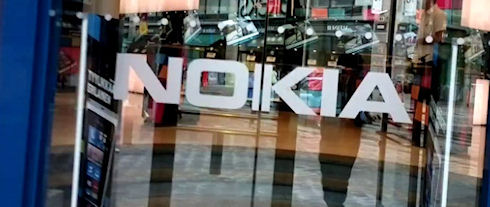 Nokia сокращает убытки и наращивает продажи смартфонов