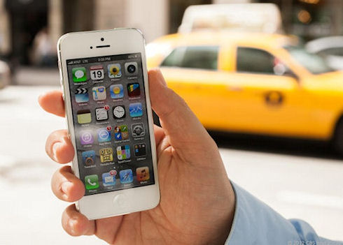 Неоригинальная зарядка стала причиной удара током iPhone 4