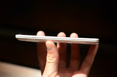 LG G2 – новый флагман с диагональю 5,2 дюйма