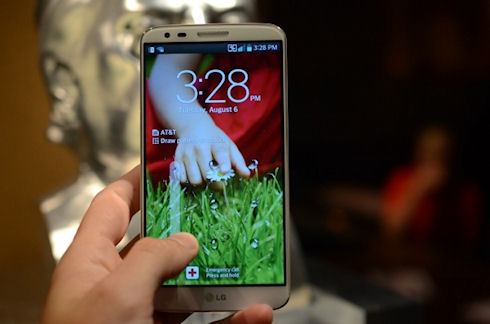 LG G2 – новый флагман с диагональю 5,2 дюйма