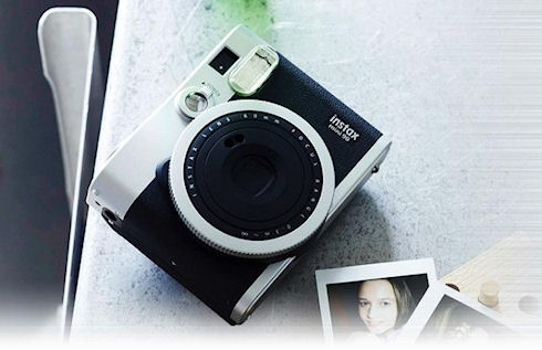 Fujifilm Mini 90 Neoclassic – продвинутая камера мгновенного действия
