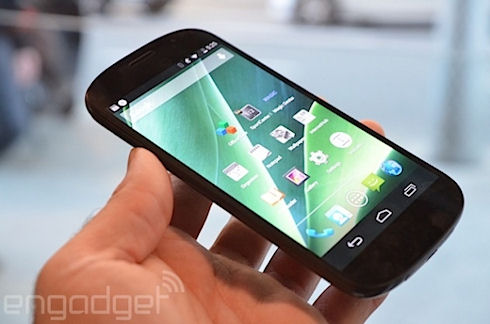 Анонс обновленного смартфона YotaPhone 2