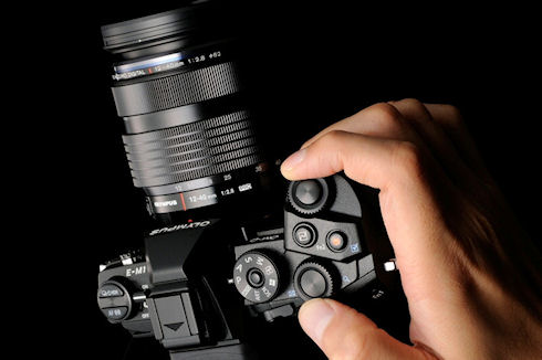 Новая беззеркальная камера Olympus OM-D E-M1