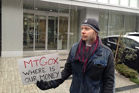 Старейшая биржа Bitcoin Mt.Gox обанкротилась