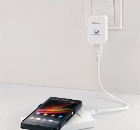 Sony CP-W5 – беспроводное зарядное устройство со встроенным аккумулятором