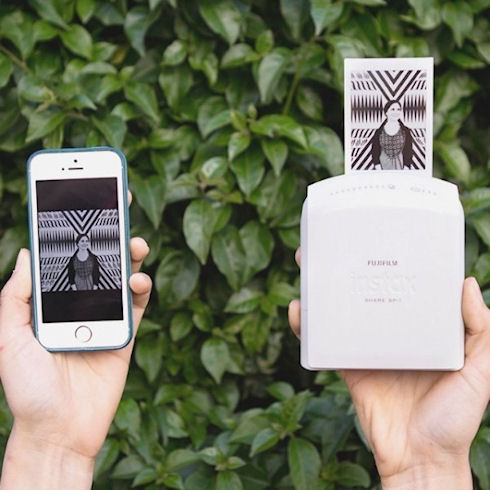 Instax Share SP-1 – устройство мобильной фотографии