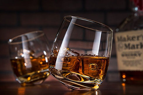 Wobbly Whiskey Glass – «падающий» стакан для виски