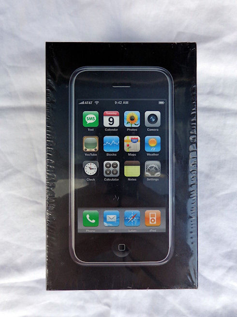 Первый iPhone в упаковке продается на eBay за 15 тыс. долларов
