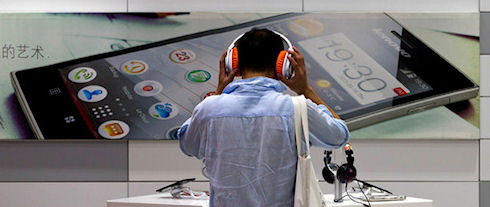 Смартофны Lenovo стали популярнее ее компьютеров