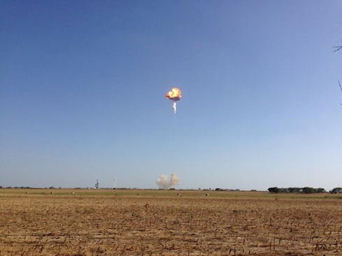 Ракета-носитель Falcon 9R взорвалась во время тестового полета