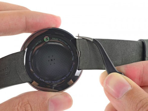 iFixit поставили тройку за ремонт Motorola Moto 360