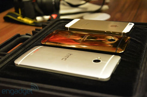 HTC One в «золотом»: царапины и потертости в комплекте?