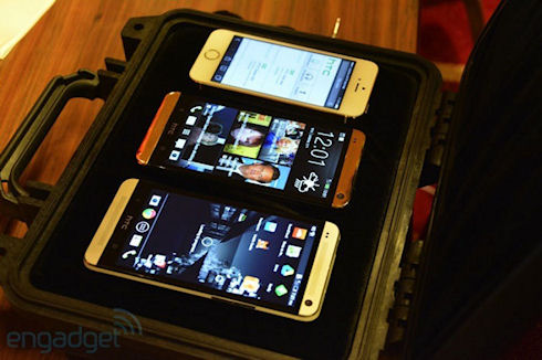 HTC One в «золотом»: царапины и потертости в комплекте?