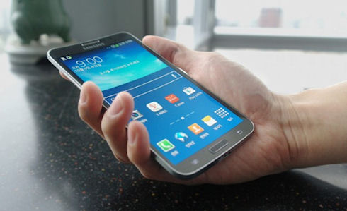 GALAXY Round – смартфон с изогнутым дисплеем