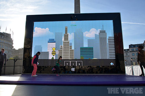 Планшет Surface 2 с 383-дюймовым дисплеем установлен в Лондоне