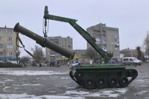 Бойцы АТО получили на вооружение уникальную машину-робота (ВИДЕО)