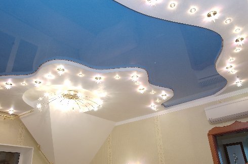 Чем хороши натяжные потолки