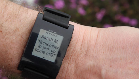 Металлические смарт-часы Pebble