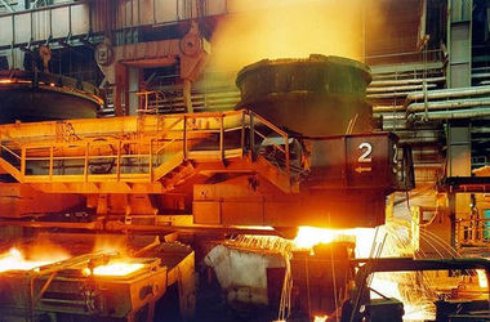 Из-за обстрела Мариуполя остановились домны на «Азовстали»