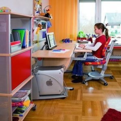 Особенности выбора компьютерного кресла школьнику
