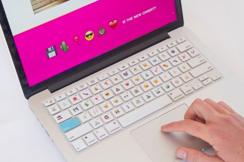 Для пользователей MacBook создали смайло-клавиатуру (Фото)