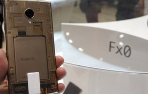 Прозрачный смартфон от LG превзошел по оригинальности даже iPhone Прозрачный смартфон от LG превзошел по оригинальности даже iPhone