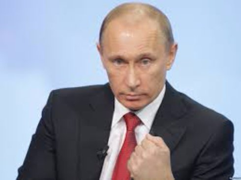 Путин заморозил зарплаты чиновникам до конца года