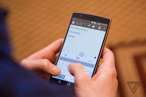 Представлен смартфон-«банан» от LG