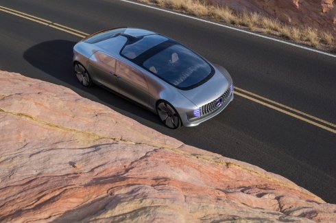 В Mercedes-Benz показали автомобиль будущего (ФОТО)
