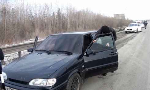 Водителей начали сажать под арест за левую тонировку